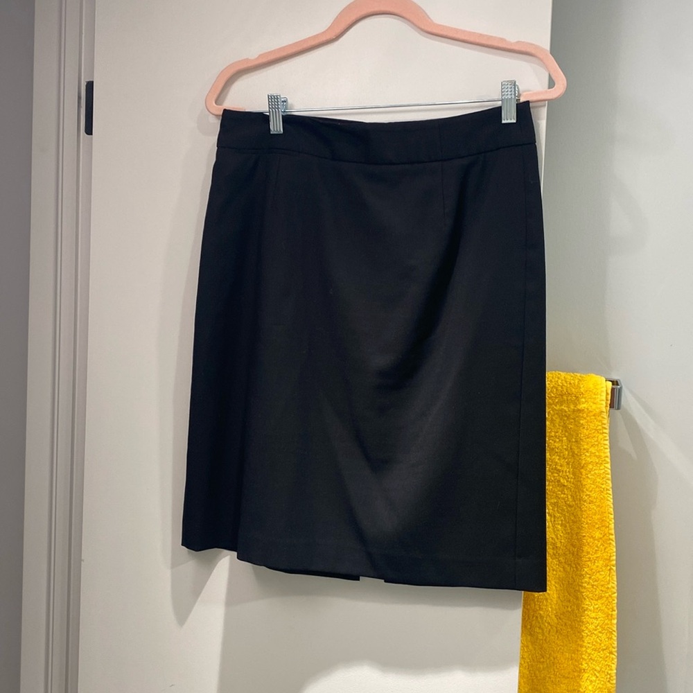 J crew size 8 classic black wool skirt fully lined in great condition vintage
